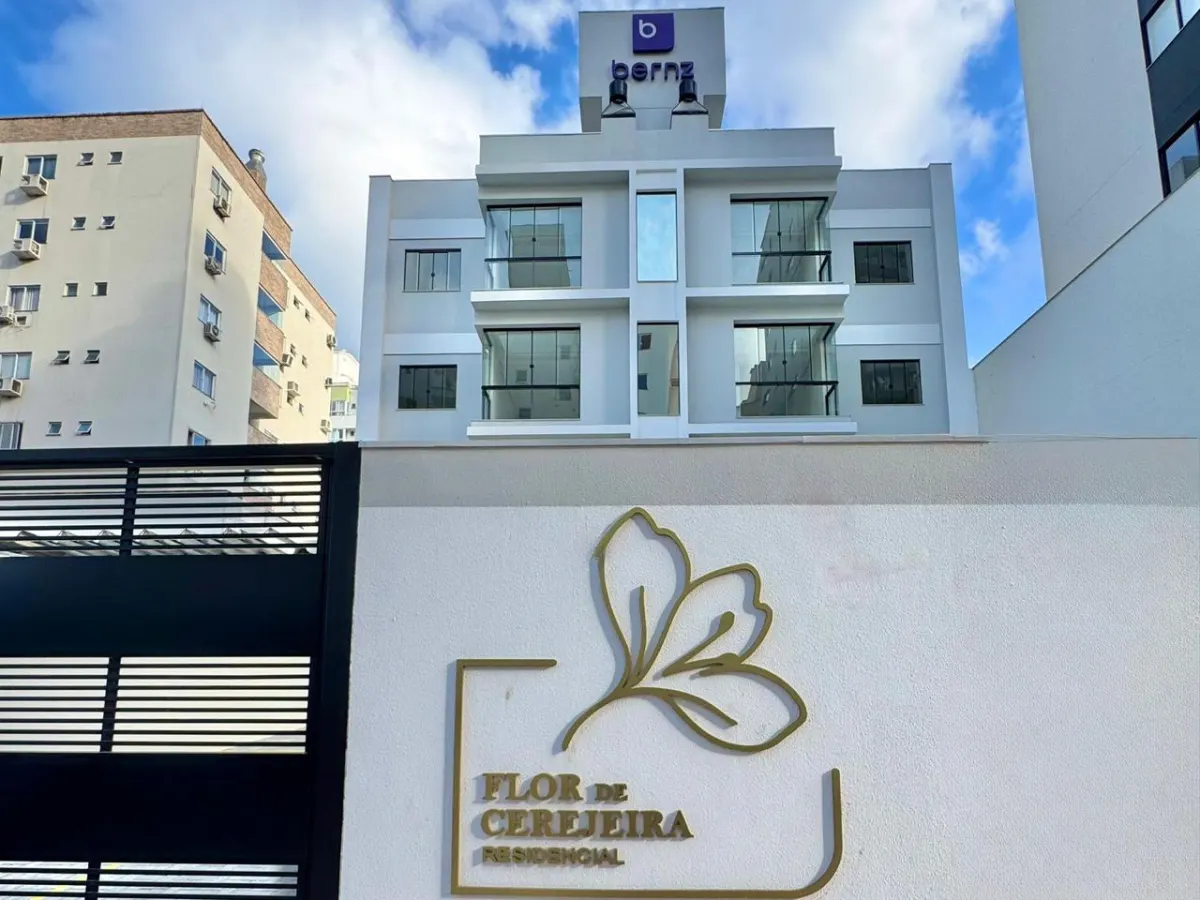 Flor De Cerejeira em Camboriú