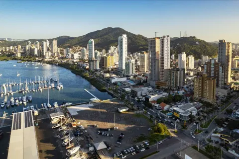 Frontemare em Itajaí (foto 4)