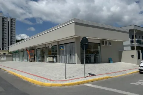 Centro Comerical Alzira L Pereira em Itapema (foto 3)