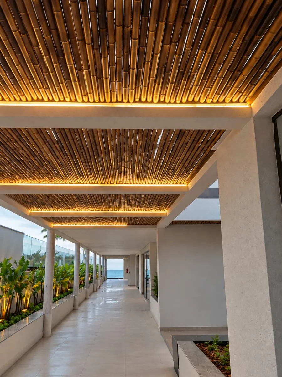 Lounge com pergolado do Grant Home Club, foto real